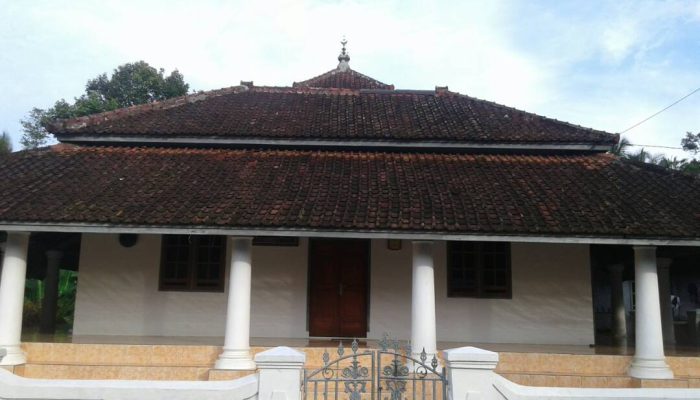 Mesjid Jami Al-Jamal Janaka, Tempat Bersejarah (Tempat Kelahiran KH Mas Abdurrahman)
