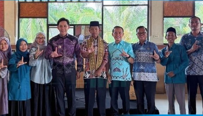 Bupati Lampung Selatan Apresiasi Siswa MTs Mathlaul Anwar Cintamulya Juara Olimpiade Madrasah Indonesia
